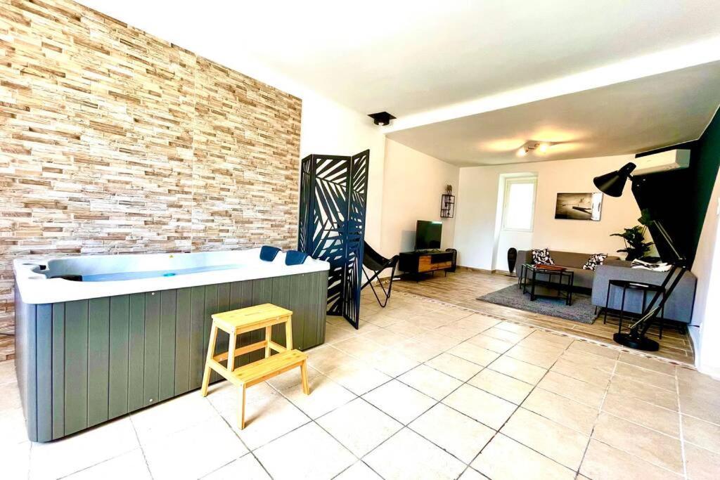 Art Spa Des Cevennes “ Jacuzzi ” Branoux-les-Taillades Exterior photo